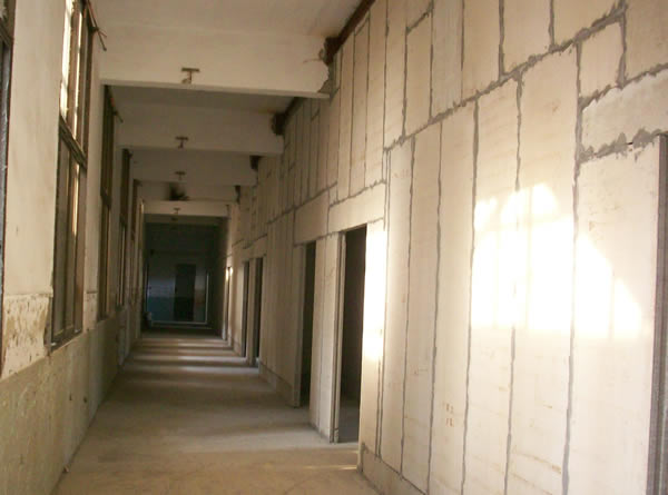 隔音防火輕質(zhì)隔墻板在大型建筑中的應(yīng)用案例